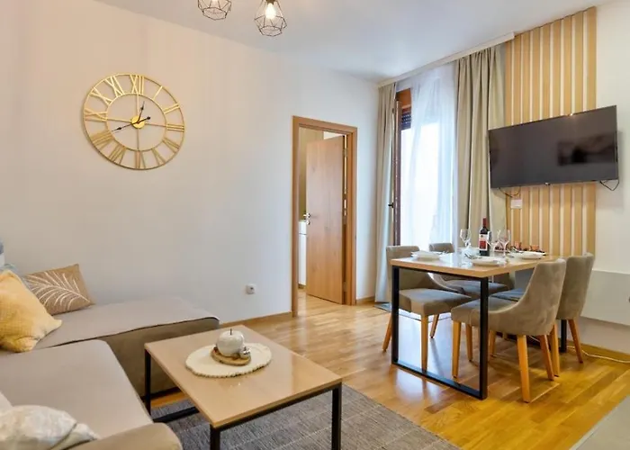 アパート Calma ズラティボール